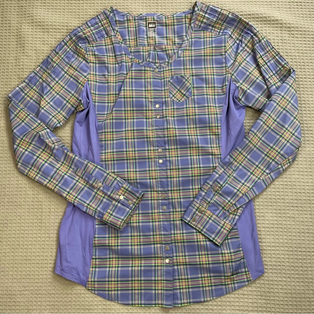 REI Hiking Shirt Medium Womens Snap Up Pintuck Stretch Purple Plaid